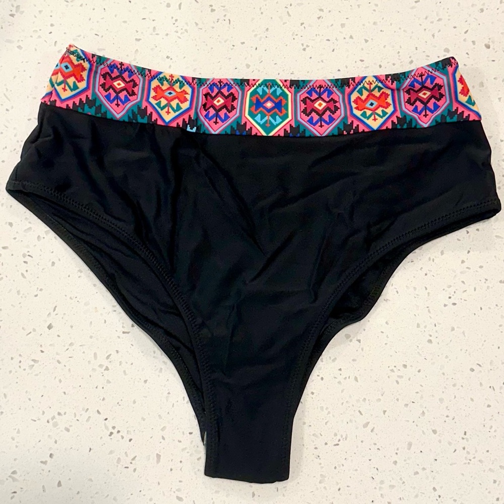 NWT Black and Multicolor Women's Swimwear Set - Size: Medium - Picture 4 of 15